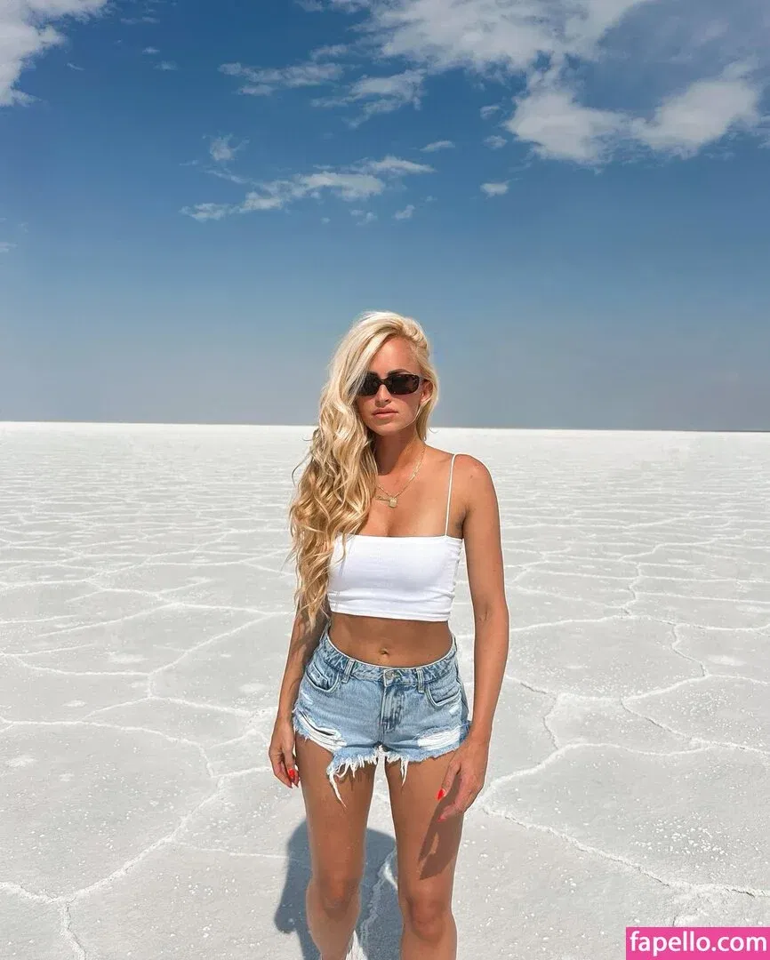 Danielle Moinet / DanielleMoinet / Summer Rae Onlyfans Photo Gallery 