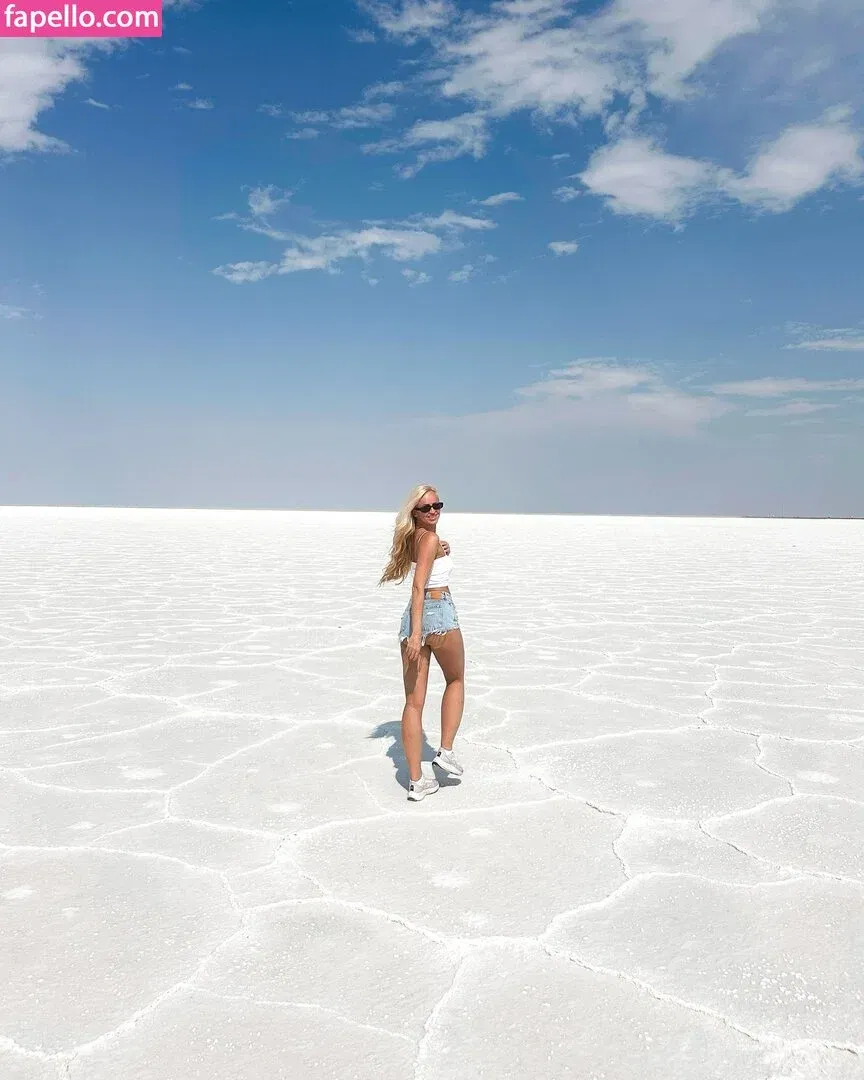 Danielle Moinet / DanielleMoinet / Summer Rae Onlyfans Photo Gallery 