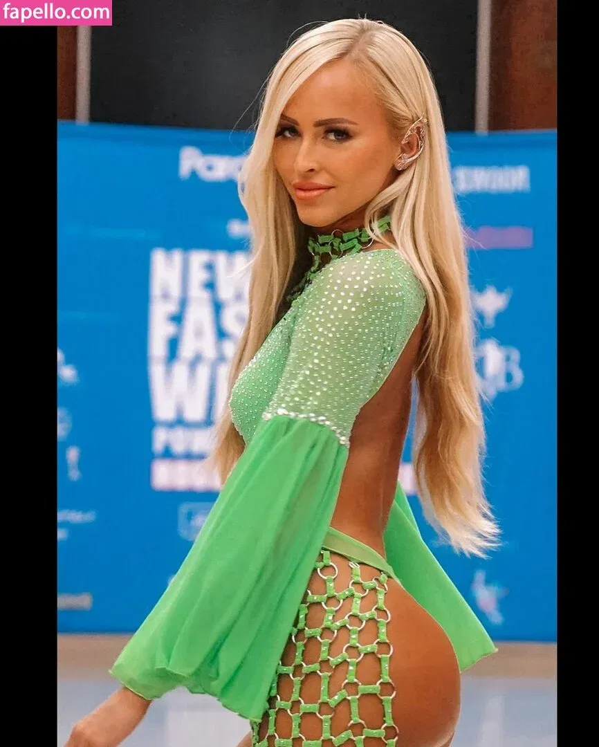 Danielle Moinet / DanielleMoinet / Summer Rae Onlyfans Photo Gallery 