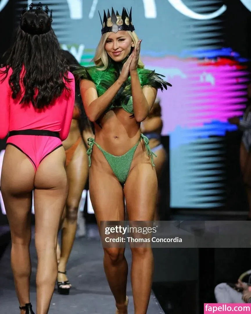 Danielle Moinet / DanielleMoinet / Summer Rae Onlyfans Photo Gallery 