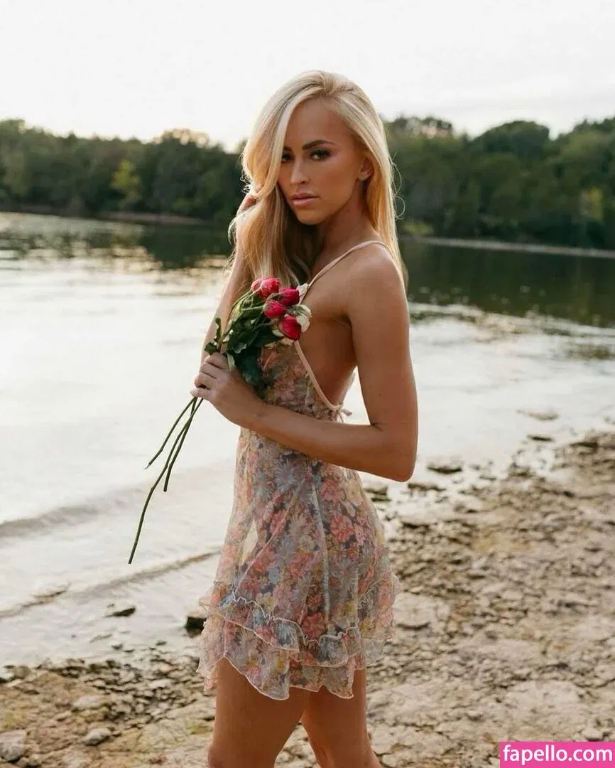 Danielle Moinet / DanielleMoinet / Summer Rae Onlyfans Photo Gallery 