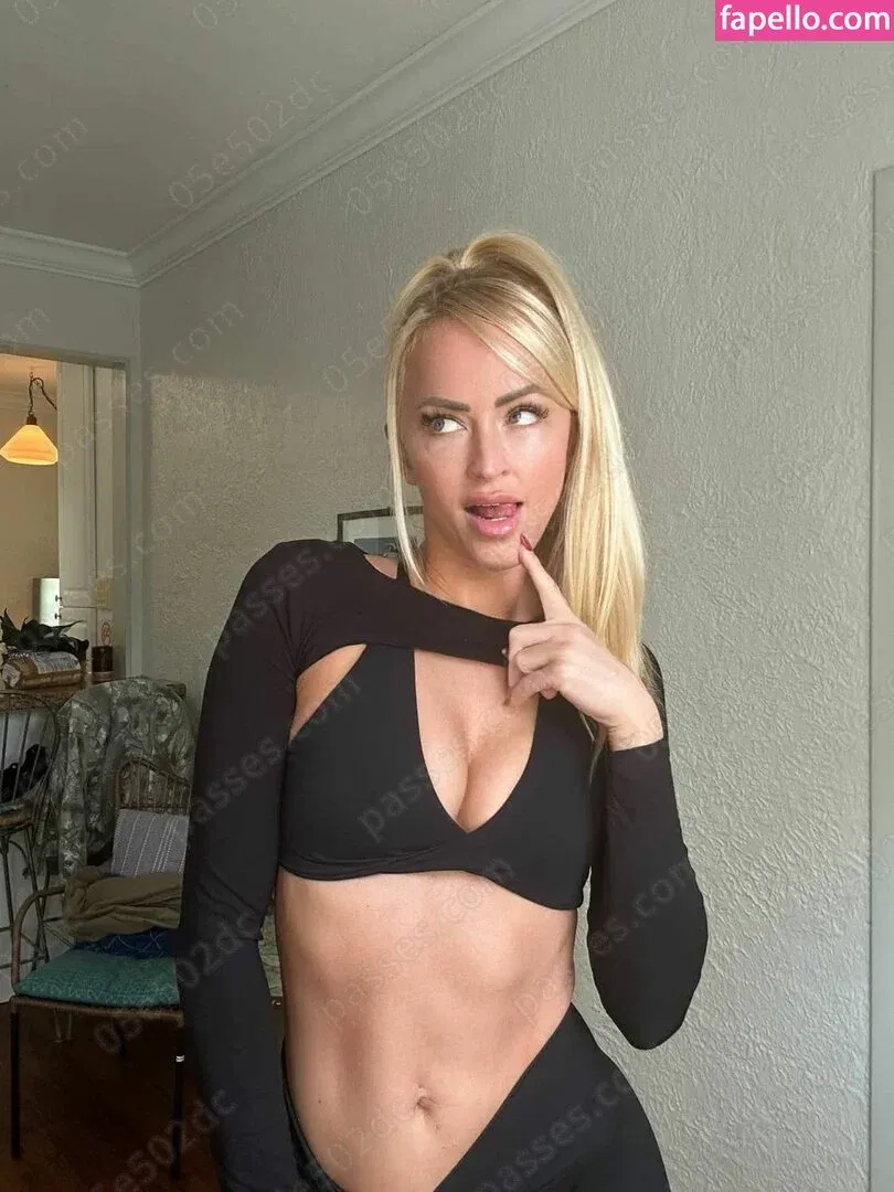 Danielle Moinet / DanielleMoinet / Summer Rae Onlyfans Photo Gallery 