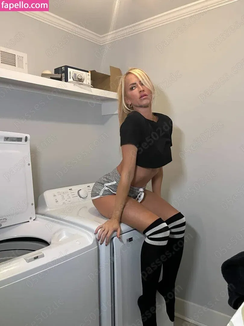 Danielle Moinet / DanielleMoinet / Summer Rae Onlyfans Photo Gallery 