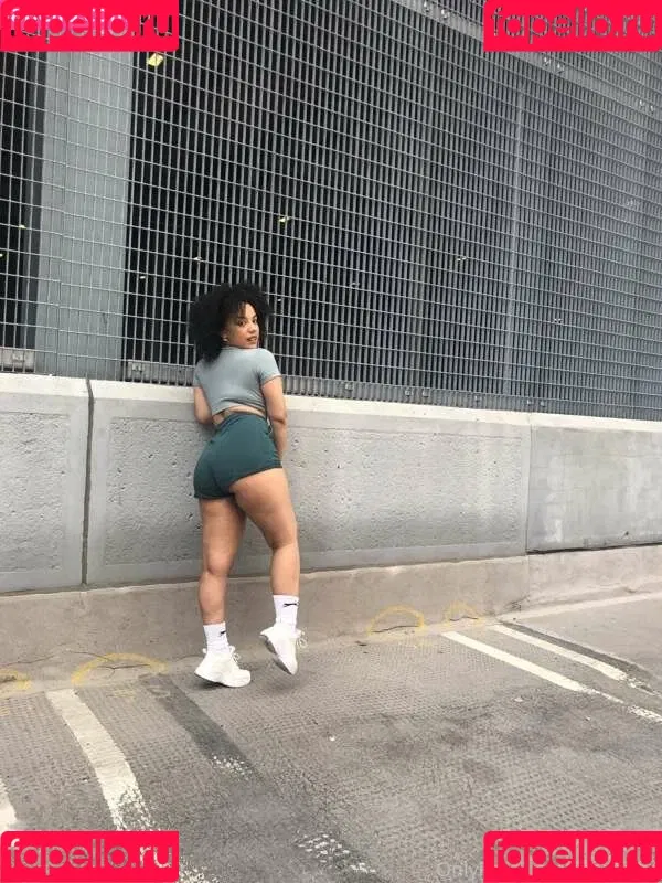 Feelinfree / Riddim Rida / faceyterri Onlyfans Photo Gallery 