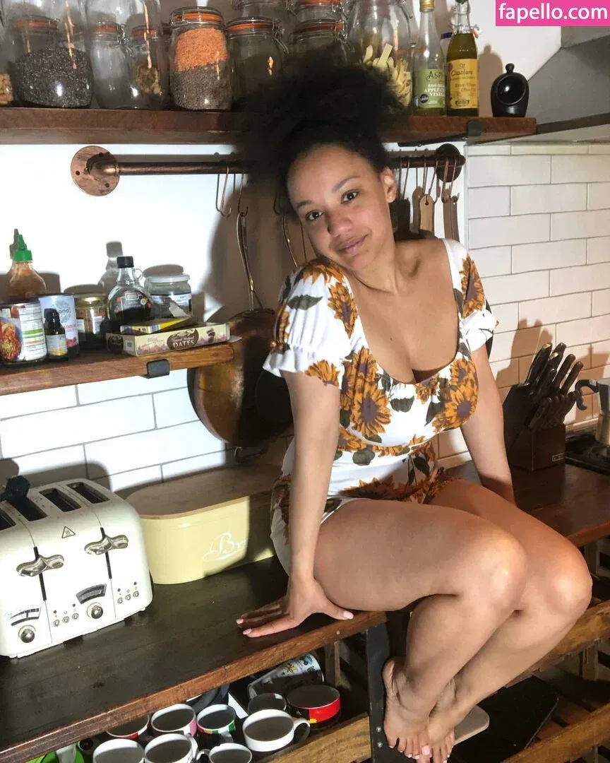 Feelinfree / Riddim Rida / faceyterri Onlyfans Photo Gallery 