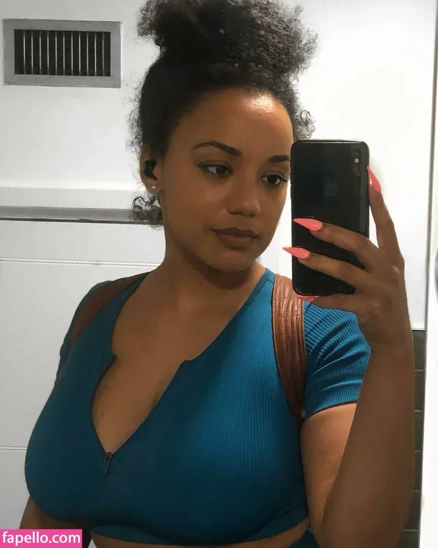 Feelinfree / Riddim Rida / faceyterri Onlyfans Photo Gallery 