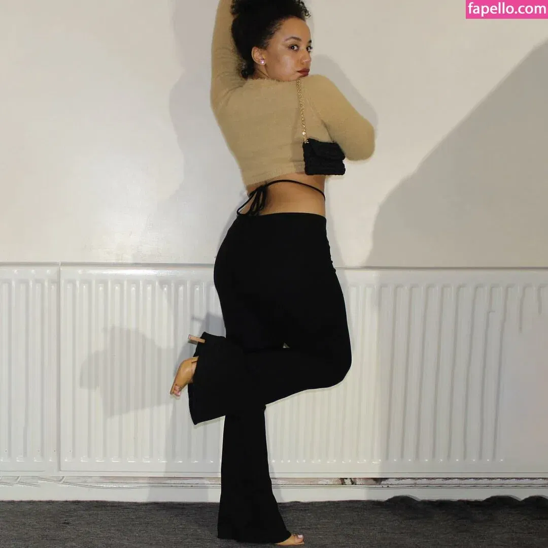 Feelinfree / Riddim Rida / faceyterri Onlyfans Photo Gallery 