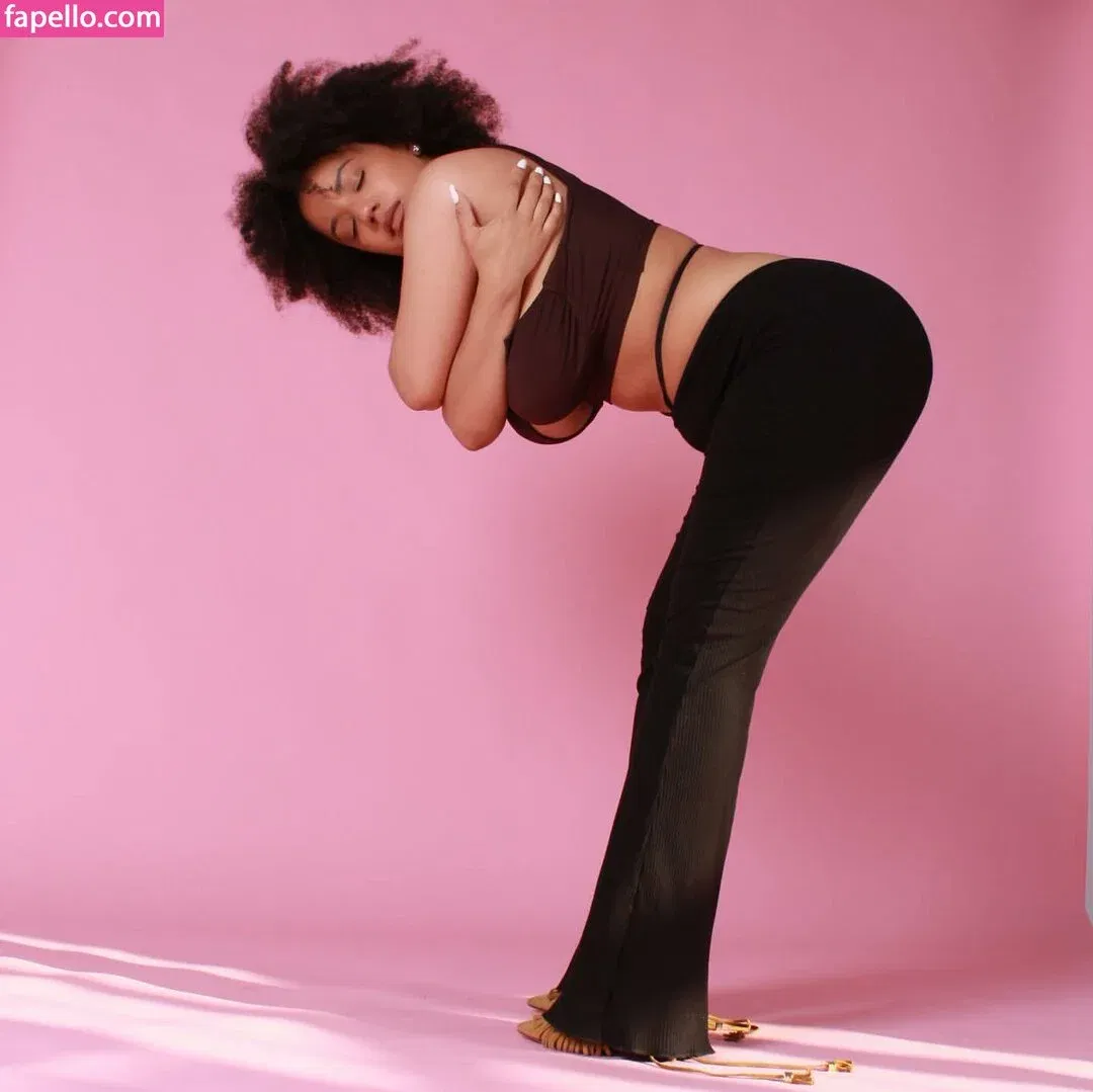 Feelinfree / Riddim Rida / faceyterri Onlyfans Photo Gallery 