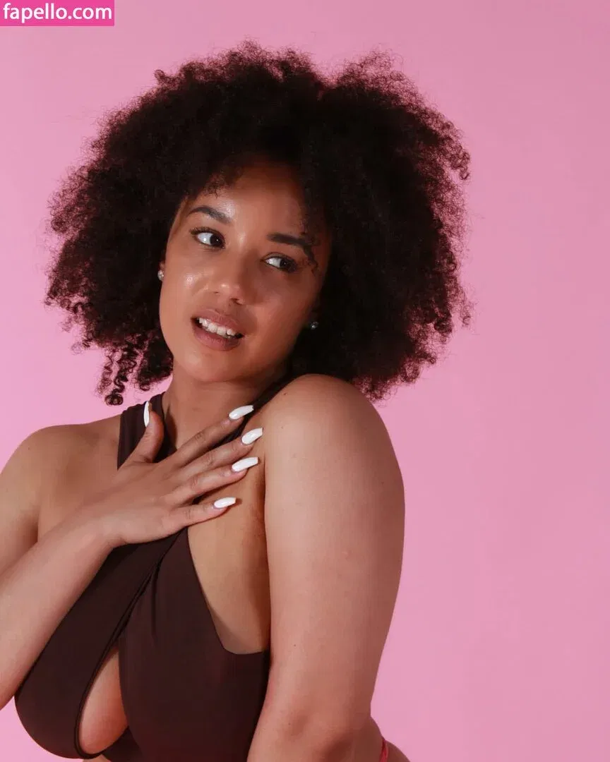 Feelinfree / Riddim Rida / faceyterri Onlyfans Photo Gallery 