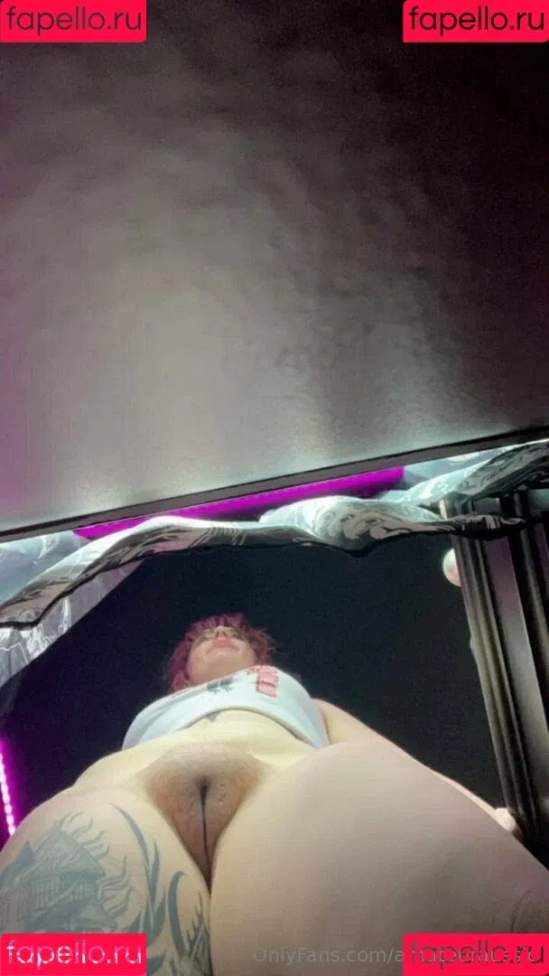 Sarahsbutton / amateuraussie / aussarah1 / crunchymoist Onlyfans Photo Gallery 