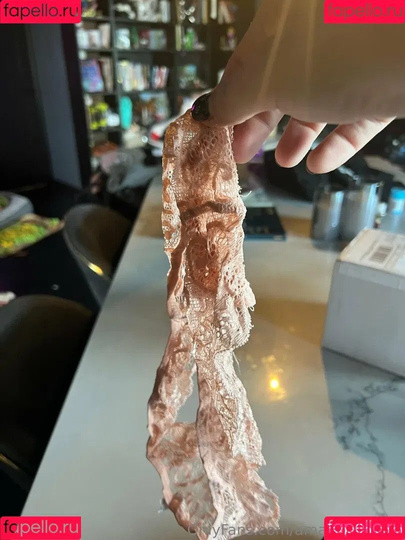 Sarahsbutton / amateuraussie / aussarah1 / crunchymoist Onlyfans Photo Gallery 