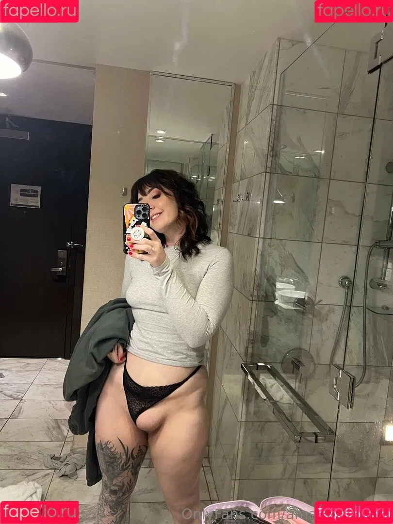 Sarahsbutton / amateuraussie / aussarah1 / crunchymoist Onlyfans Photo Gallery 