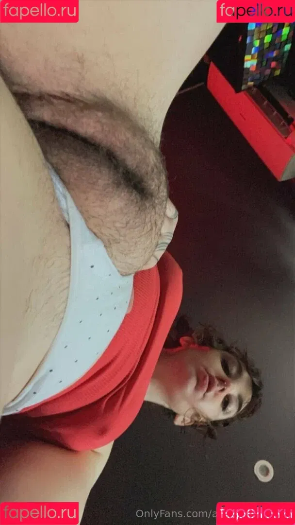 Sarahsbutton / amateuraussie / aussarah1 / crunchymoist Onlyfans Photo Gallery 