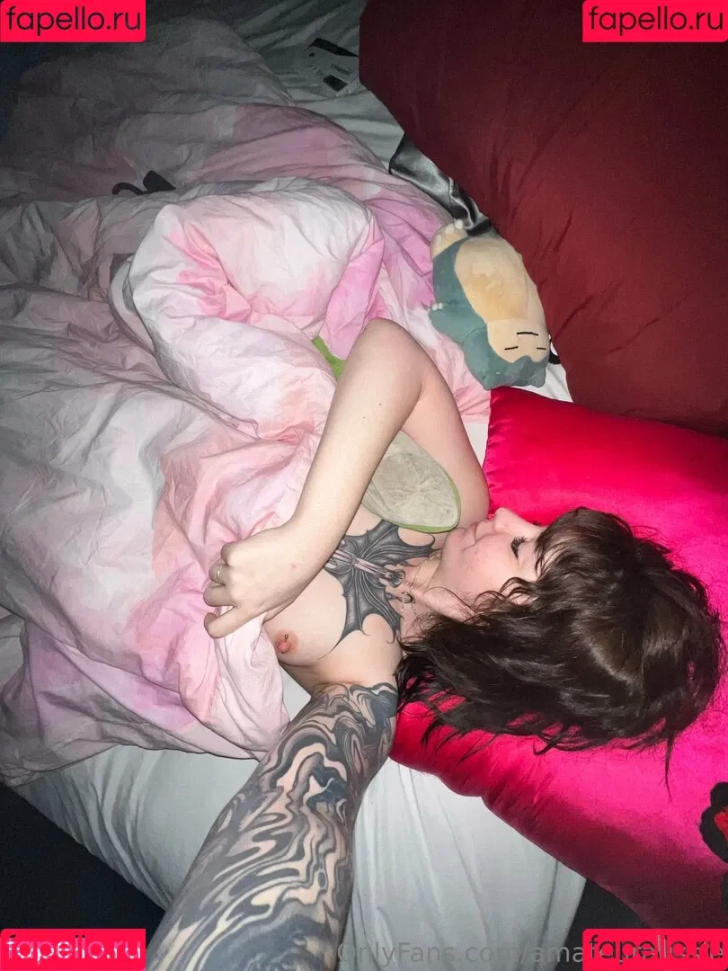 Sarahsbutton / amateuraussie / aussarah1 / crunchymoist Onlyfans Photo Gallery 