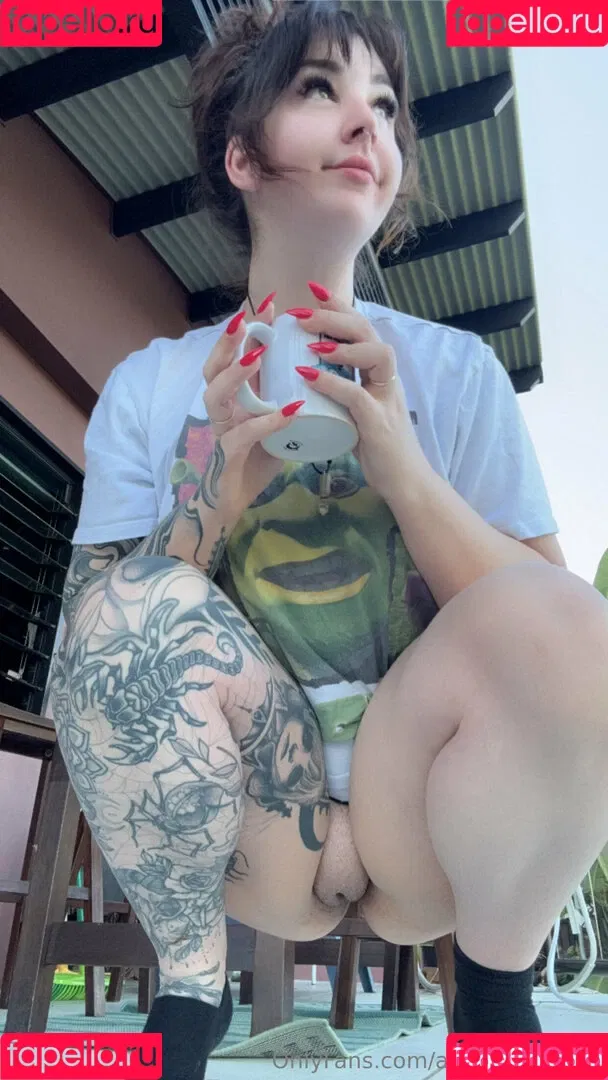 Sarahsbutton / amateuraussie / aussarah1 / crunchymoist Onlyfans Photo Gallery 