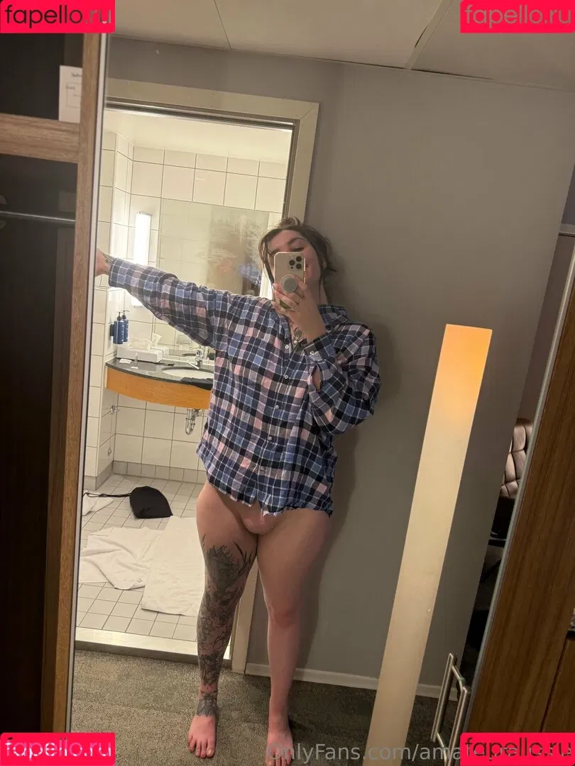 Sarahsbutton / amateuraussie / aussarah1 / crunchymoist Onlyfans Photo Gallery 