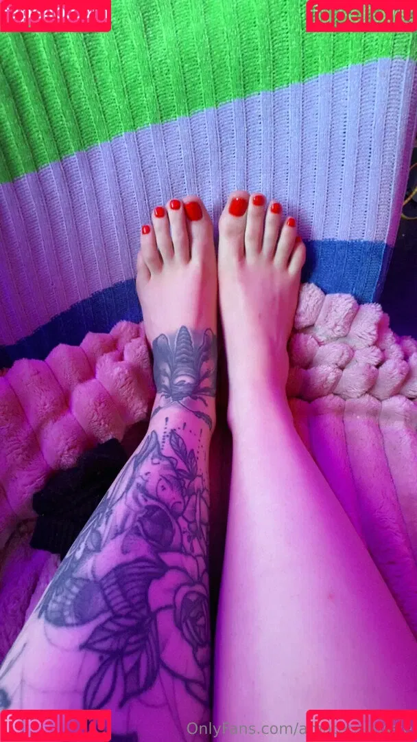 Sarahsbutton / amateuraussie / aussarah1 / crunchymoist Onlyfans Photo Gallery 