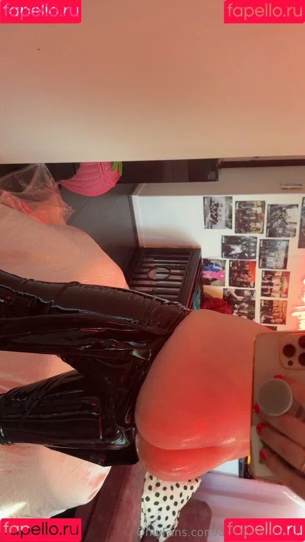 Sarahsbutton / amateuraussie / aussarah1 / crunchymoist Onlyfans Photo Gallery 