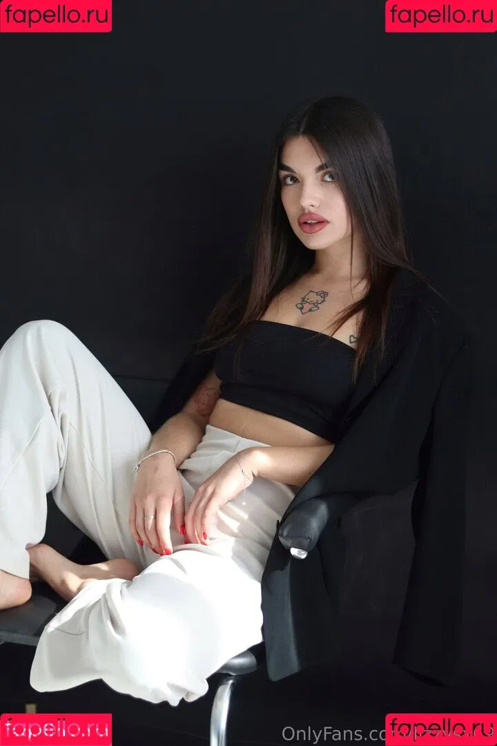 lizzymusi / lizzysx69 Onlyfans Photo Gallery 