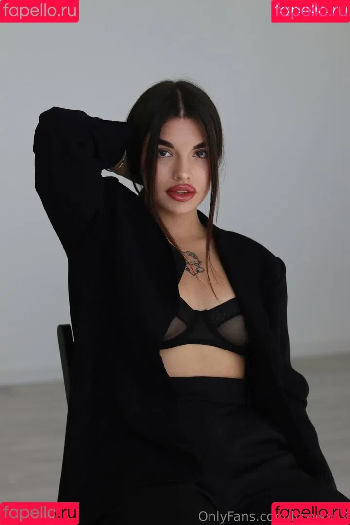 lizzymusi / lizzysx69 Onlyfans Photo Gallery 