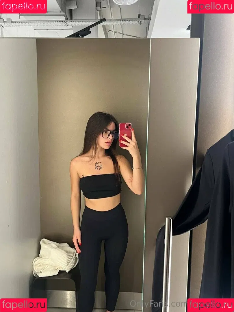 lizzymusi / lizzysx69 Onlyfans Photo Gallery 
