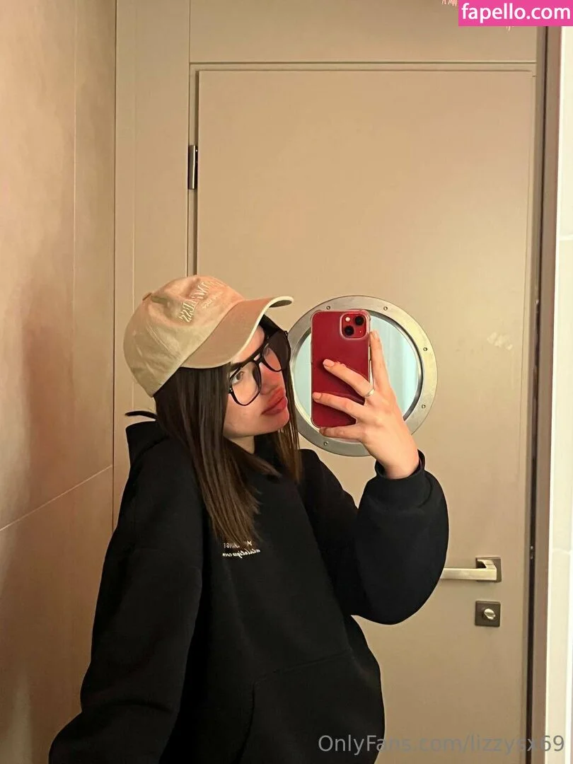 lizzymusi / lizzysx69 Onlyfans Photo Gallery 