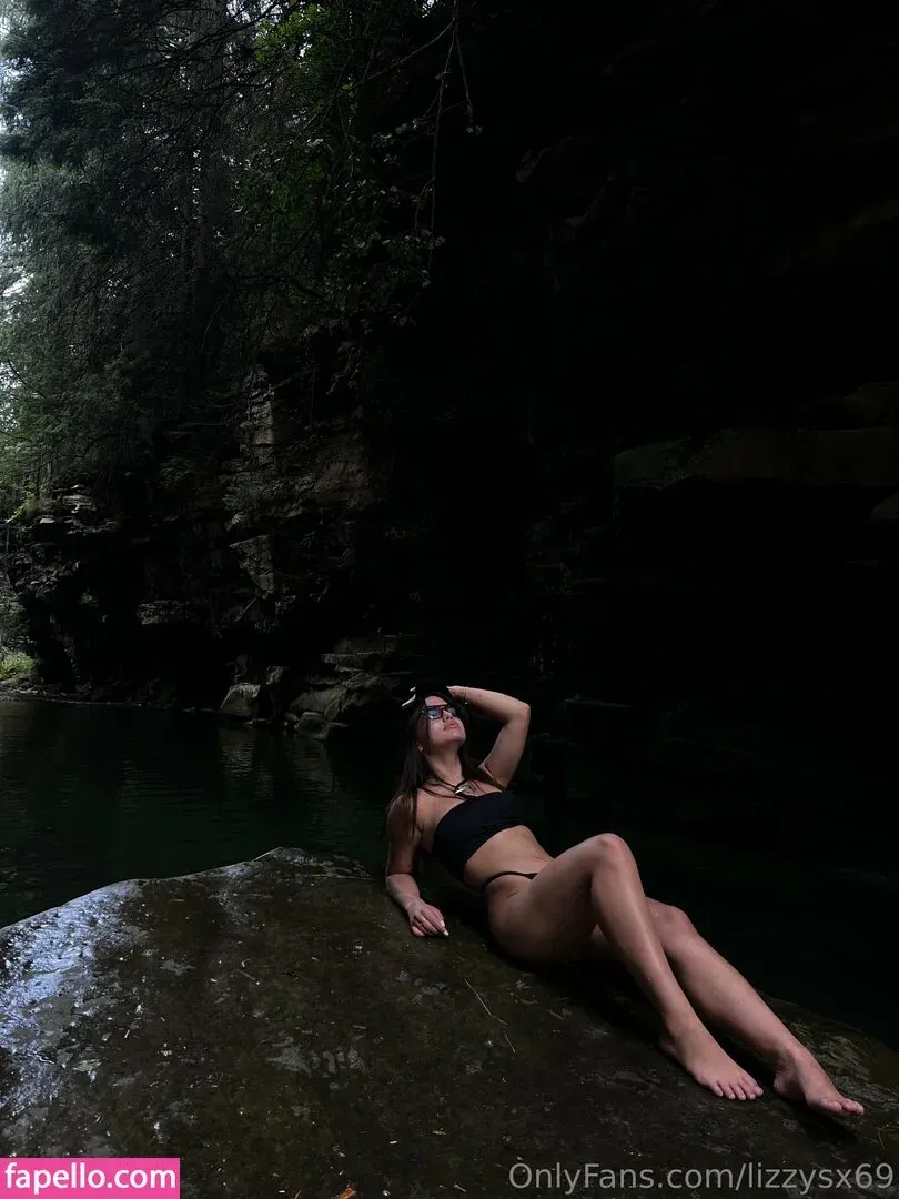 lizzymusi / lizzysx69 Onlyfans Photo Gallery 