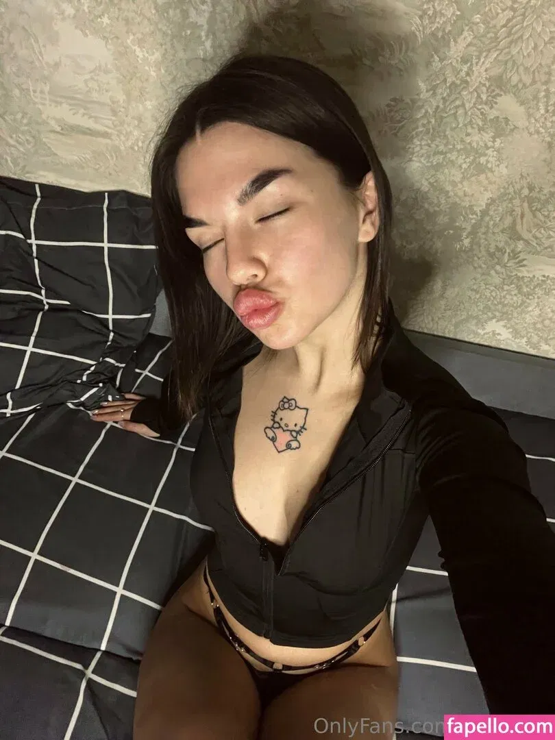 lizzymusi / lizzysx69 Onlyfans Photo Gallery 