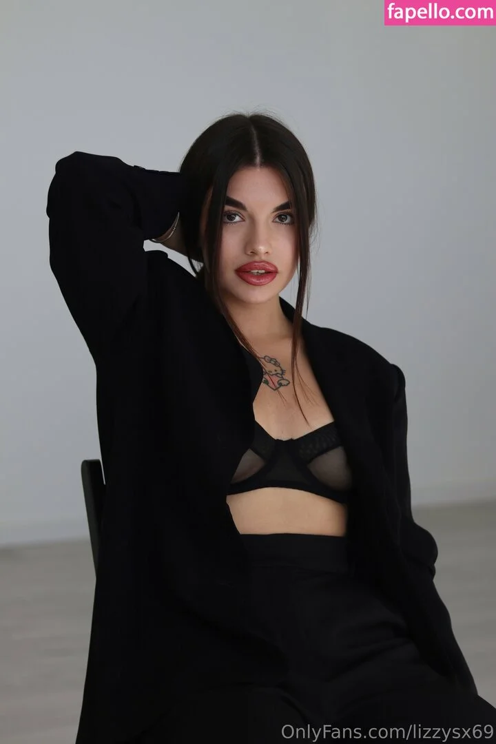 lizzymusi / lizzysx69 Onlyfans Photo Gallery 