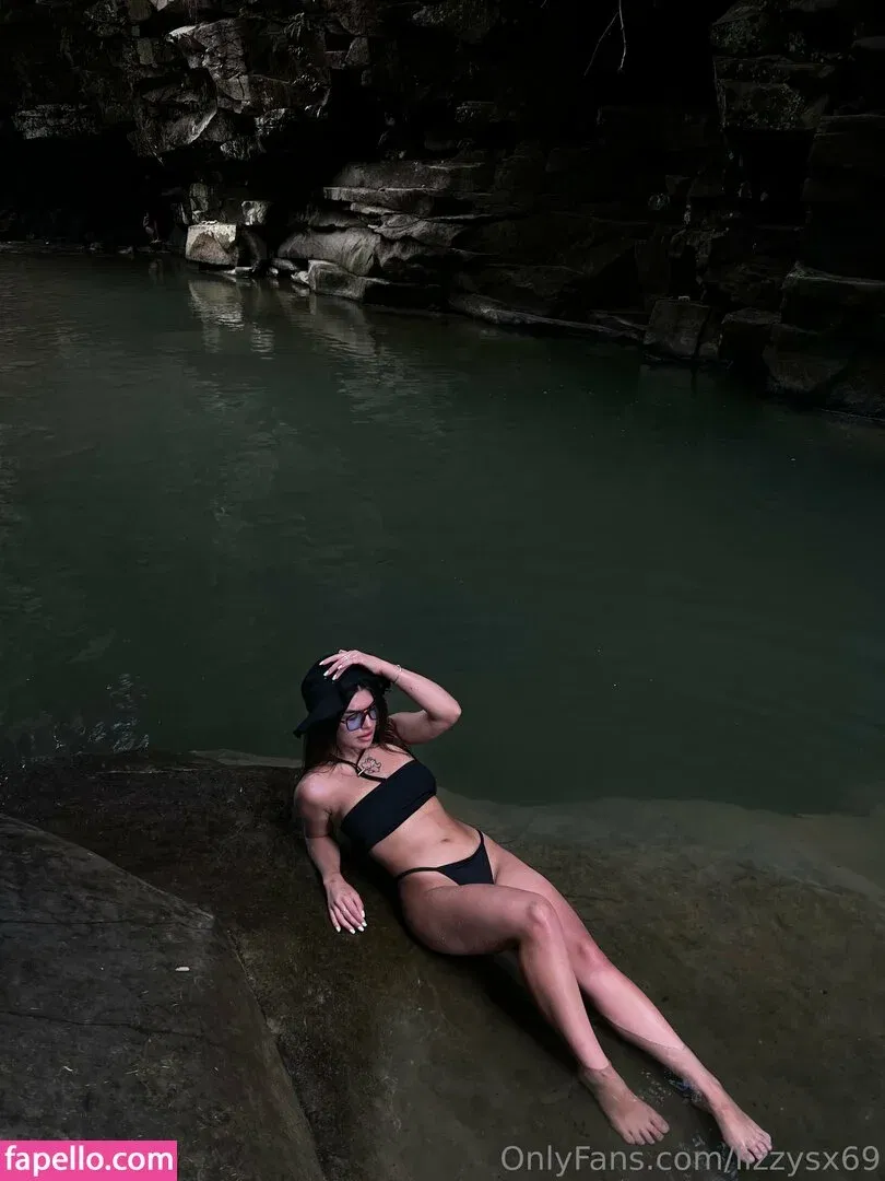 lizzymusi / lizzysx69 Onlyfans Photo Gallery 