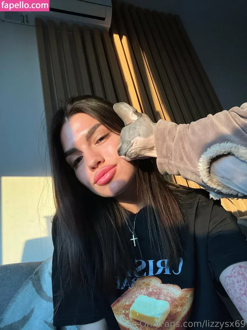 lizzymusi / lizzysx69 Onlyfans Photo Gallery 