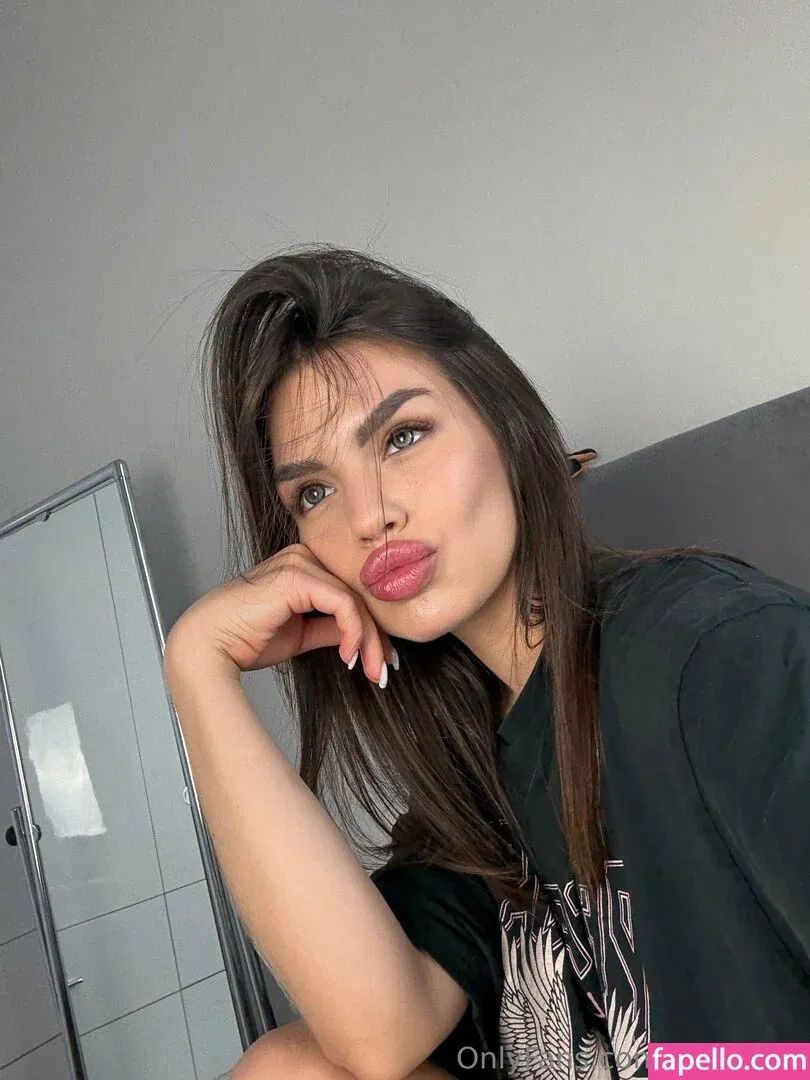 lizzymusi / lizzysx69 Onlyfans Photo Gallery 