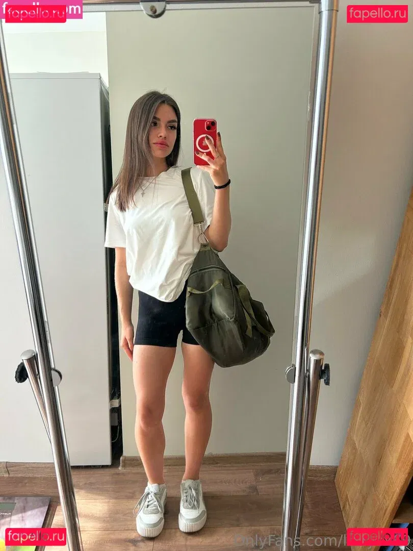 lizzymusi / lizzysx69 Onlyfans Photo Gallery 