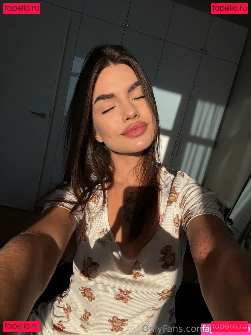 lizzymusi / lizzysx69 Onlyfans Photo Gallery 