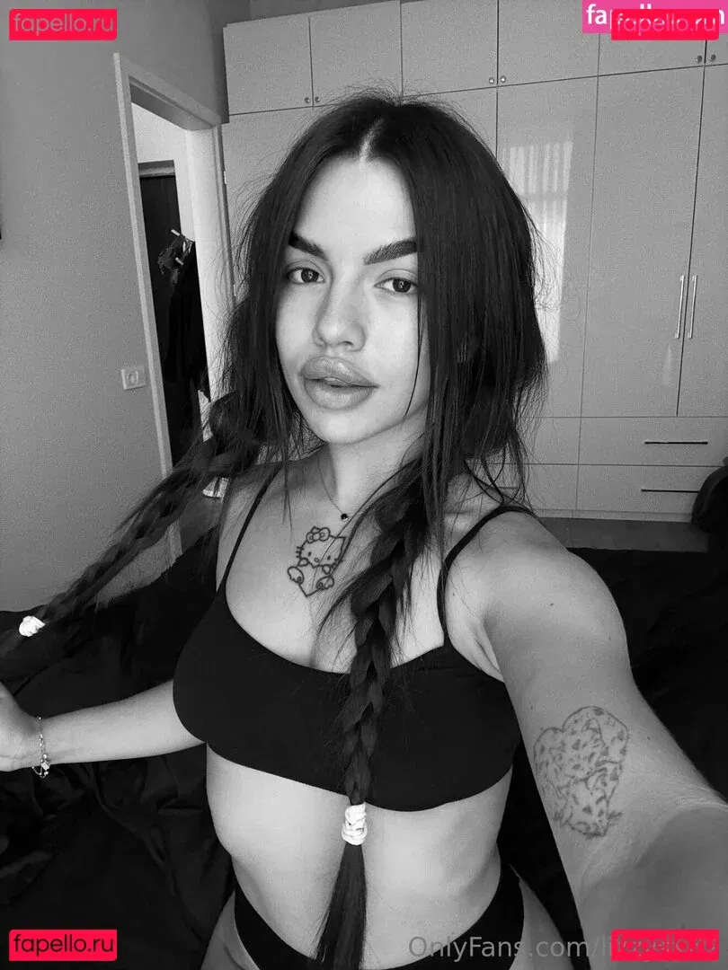 lizzymusi / lizzysx69 Onlyfans Photo Gallery 