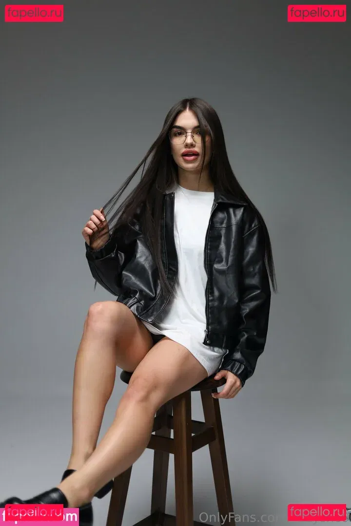 lizzymusi / lizzysx69 Onlyfans Photo Gallery 