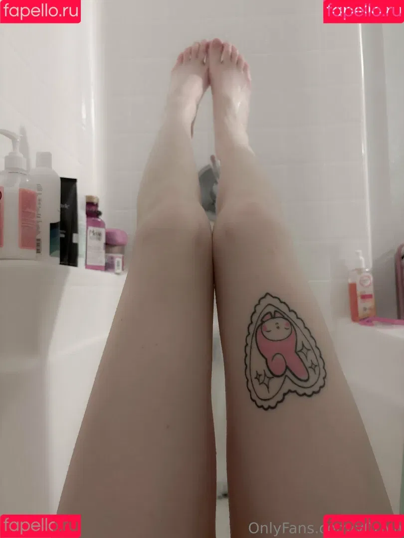 deceasedgrandma / y0zlyn Onlyfans Photo Gallery 