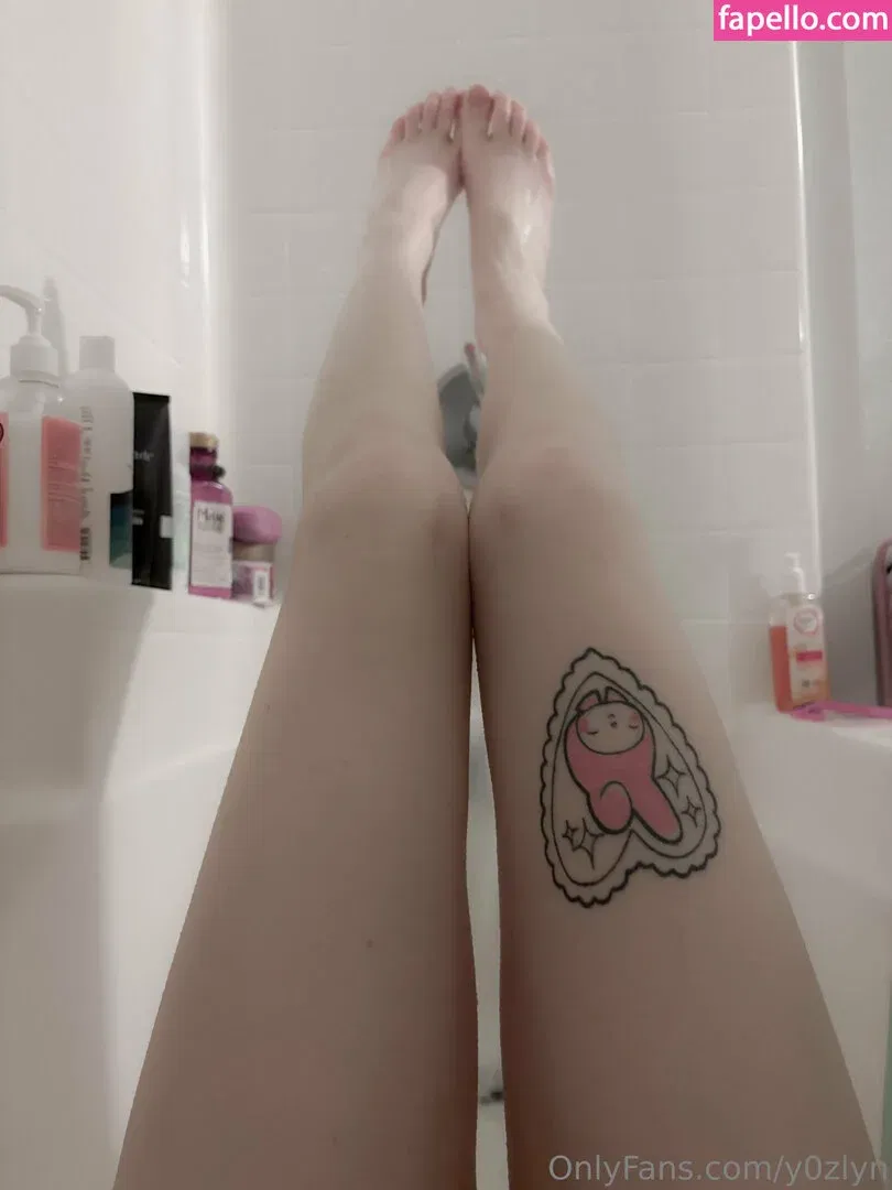 deceasedgrandma / y0zlyn Onlyfans Photo Gallery 