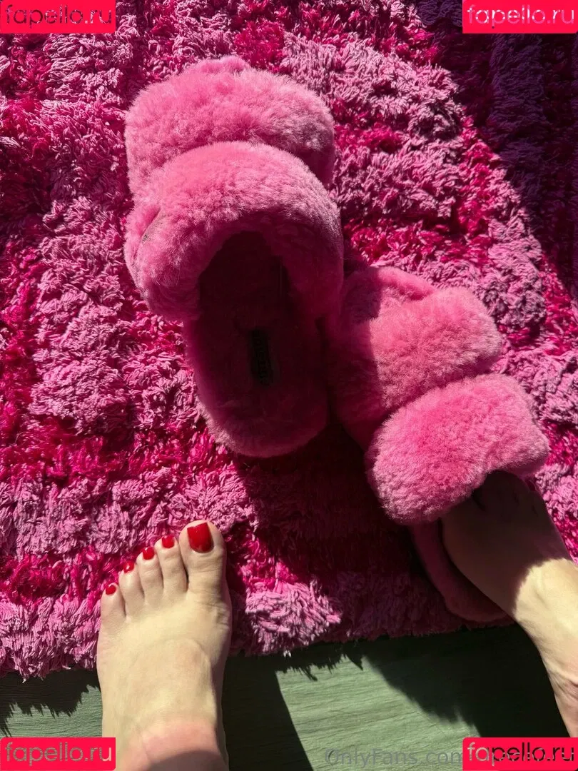 grecefeet / grecesweetft Onlyfans Photo Gallery 