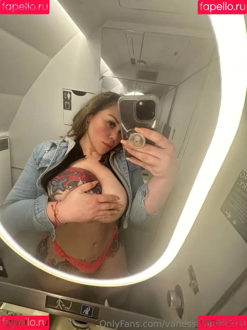 vanessasfreepage / vfreemepicure Onlyfans Photo Gallery 
