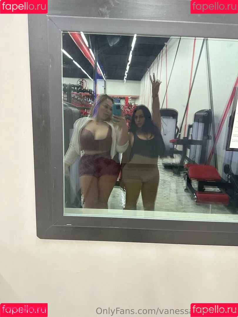 vanessasfreepage / vfreemepicure Onlyfans Photo Gallery 