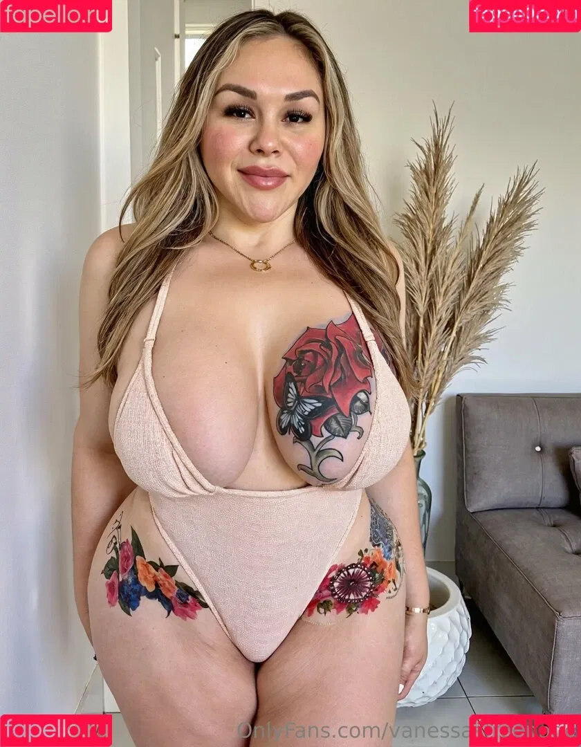 vanessasfreepage / vfreemepicure Onlyfans Photo Gallery 