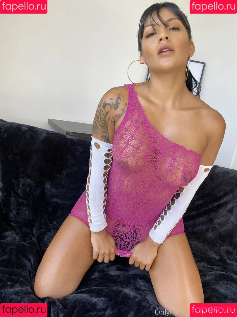 m.h._sky / milenasky Onlyfans Photo Gallery 