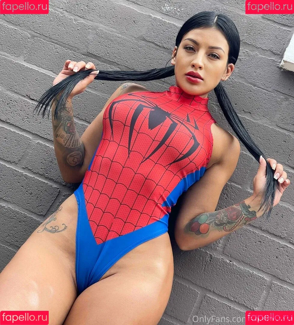 m.h._sky / milenasky Onlyfans Photo Gallery 