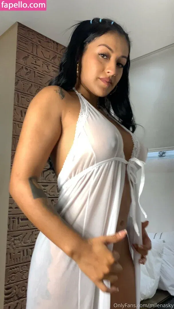 m.h._sky / milenasky Onlyfans Photo Gallery 