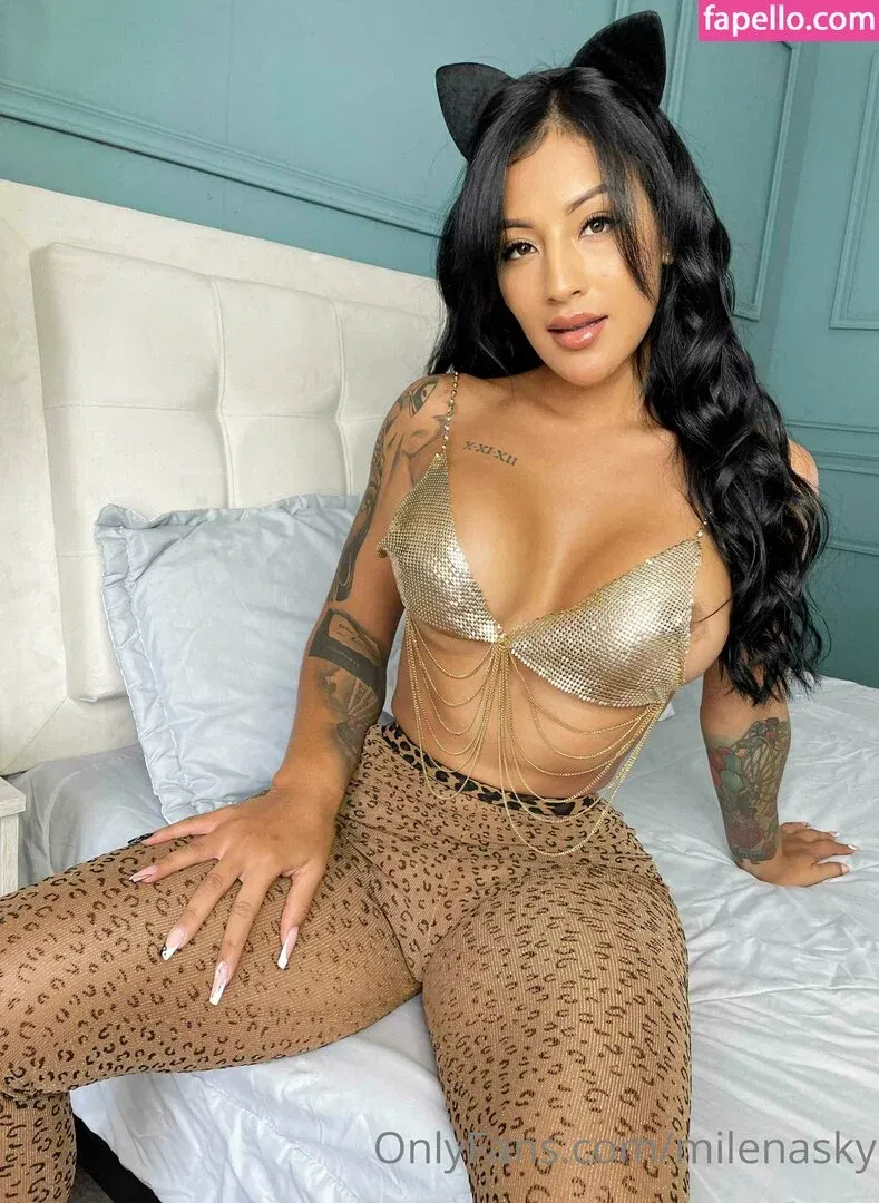 m.h._sky / milenasky Onlyfans Photo Gallery 