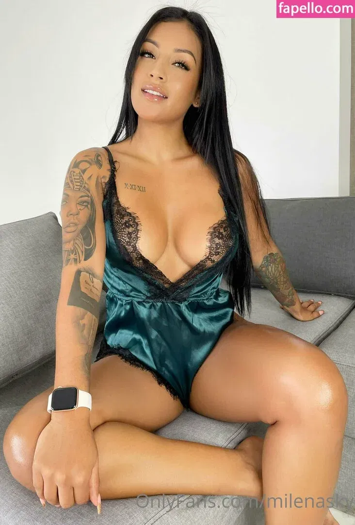 m.h._sky / milenasky Onlyfans Photo Gallery 