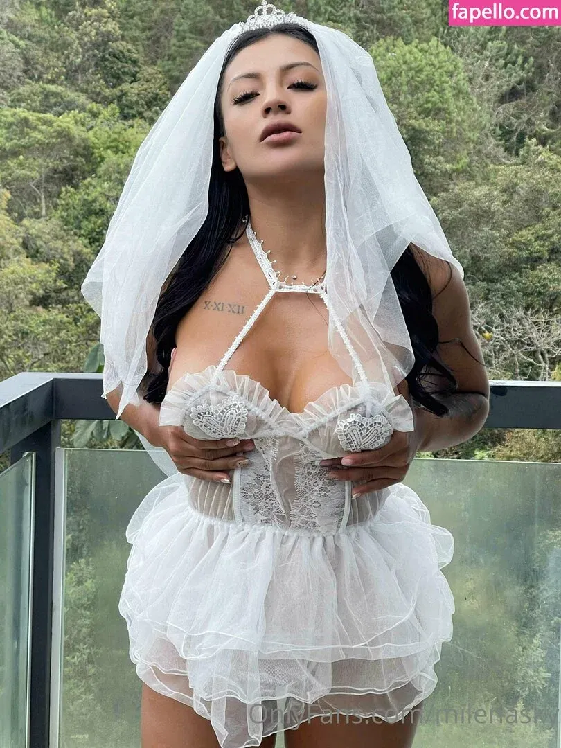 m.h._sky / milenasky Onlyfans Photo Gallery 