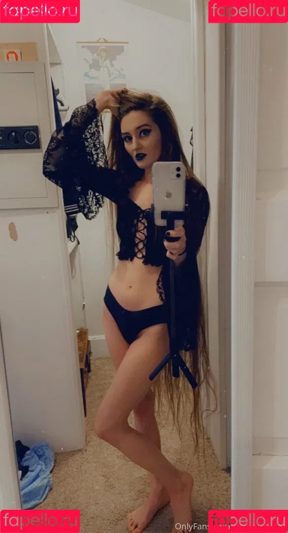 elaine arbor / kitten.crusade / kittencrusade / raccoonqueen__ / wobfet Onlyfans Photo Gallery 