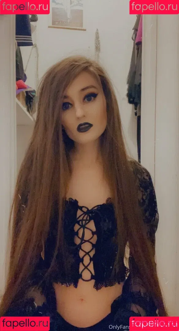 elaine arbor / kitten.crusade / kittencrusade / raccoonqueen__ / wobfet Onlyfans Photo Gallery 